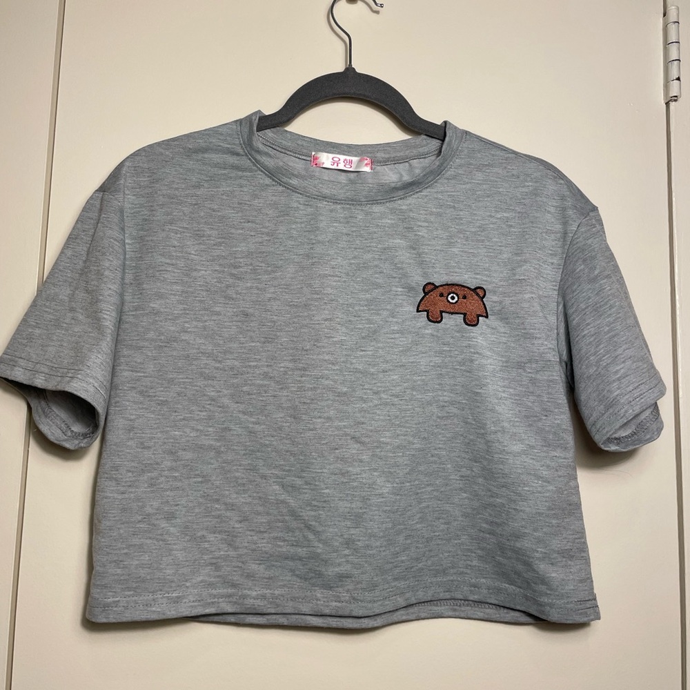 Cute Gray Women’s Size Small Cropped T-Shirt with Embroidered Bear Patch
